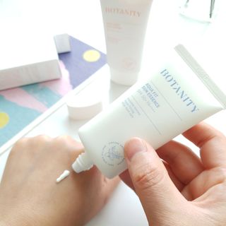 보타니티 촉촉수분자차 아쿠아핏 선 에센스 50ml + 보송톤업자차 징크 선 로션 50ml SPF50+ PA++++ (4/25) — 5점을 준 리뷰어가 2022년 5월 올린 사용 사진