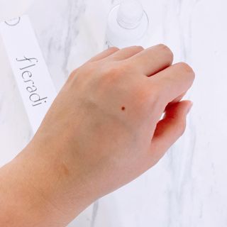 플레라디 에델바이스 오일 밸런싱 토너 — 4.5점을 준 리뷰어가 2021년 7월 올린 사용 사진