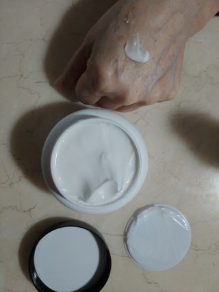 버텍스넘버원 버텍스 넘버원 햄프씨드오일 핸드밤, 바디크림 — 5점을 준 리뷰어가 2022년 3월 올린 사용 사진