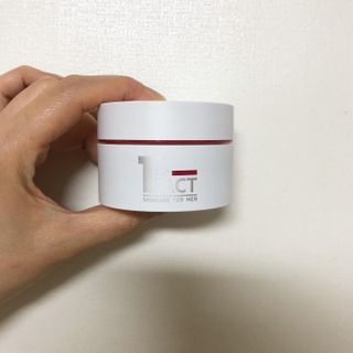 The Fact 더 팩트 내추럴 에스에프엔 에이틴 시니어 크림 — 5점을 준 리뷰어가 2021년 5월 올린 사용 사진