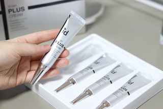 아이디플라코스메틱 아이디 브이로직 플러스 크림 15ml X 4EA — 5점을 준 리뷰어가 2022년 1월 올린 사용 사진