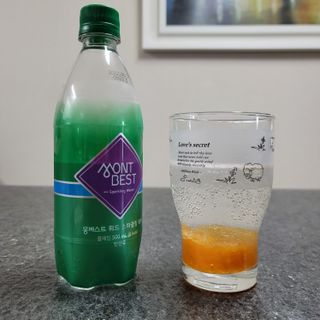 몽베스트 Montbest with Sparkling water Plain 20병 — 5점을 준 리뷰어가 2021년 11월 올린 사용 사진