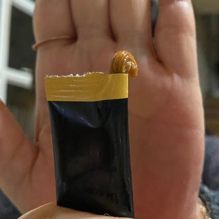 짜먹는 이지견과 짜먹는 이지아몬드, 짜먹는 이지허니피넛, 짜먹는 이지캐슈넛 각 10g X  10포 — 5점을 준 리뷰어가 2021년 2월 올린 사용 사진