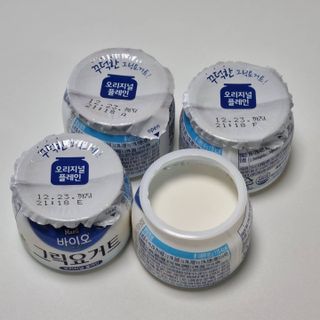 매일바이오 그릭요거트 오리지널 플레인 4개, 로스터리 커피믹스 4개 — 4점을 준 리뷰어가 2021년 12월 올린 사용 사진
