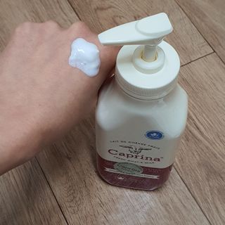 카프리나 프레쉬 산양밀크 모이스춰라이징 바디로션 350ml(오리지널향) — 4점을 준 리뷰어가 2022년 12월 올린 사용 사진