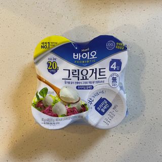 매일바이오 그릭요거트 오리지널 플레인 4개, 로스터리 커피믹스 4개 — 5점을 준 리뷰어가 2021년 12월 올린 사용 사진