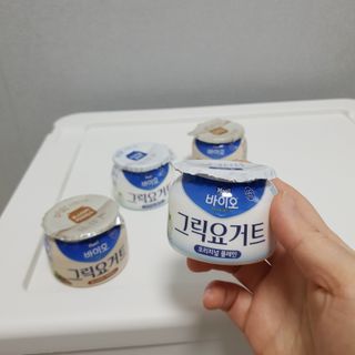 매일바이오 그릭요거트 오리지널 플레인 4개, 로스터리 커피믹스 4개 — 5점을 준 리뷰어가 2021년 12월 올린 사용 사진