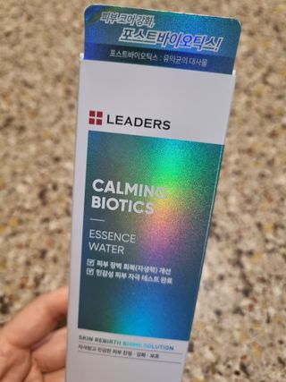 리더스코스메틱 리더스 카밍 바이오틱스 에센스 워터 — 5점을 준 리뷰어가 2021년 8월 올린 사용 사진