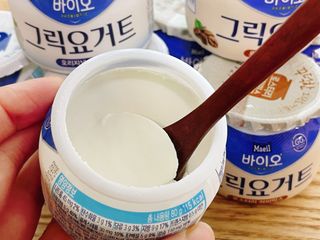 매일바이오 그릭요거트 오리지널 플레인 4개, 로스터리 커피믹스 4개 — 2점을 준 리뷰어가 2021년 12월 올린 사용 사진
