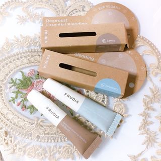 [후르디아] 올리브영 착한보습 비건 립버터 2종 — 5점을 준 리뷰어가 2021년 10월 올린 사용 사진