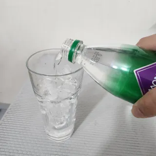몽베스트 Montbest with Sparkling water Lime20병 — 5점을 준 리뷰어가 2023년 1월 올린 사용 사진