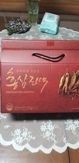서울약사신협_프리미엄 6년근 홍삼진액_70mlx30포 — 4.5점을 준 리뷰어가 2021년 2월 올린 사용 사진
