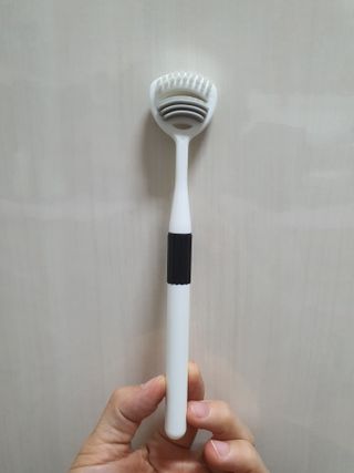 크리오 클리어스 혀백태제거 구취관리 혀클리너 — 3점을 준 리뷰어가 2021년 3월 올린 사용 사진