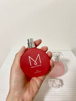자연스러운 샴푸향이 나는 메블릭퍼퓸 케라 50ml +상큼달달한 라즈베리향이 나는 메블릭퍼퓸 라즈베리 50ml — 5점을 준 리뷰어가 2022년 9월 올린 사용 사진