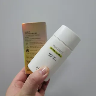 아이레시피 모이스트터치 스포츠 선밀크 50ml (SPF50+ PA+++) — 5점을 준 리뷰어가 2023년 4월 올린 사용 사진