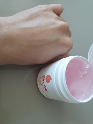 바이오오일 [바이오-오일] 드라이 스킨 젤 100ml — 5점을 준 리뷰어가 2021년 6월 올린 사용 사진