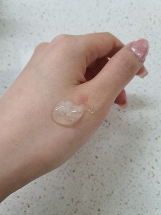 김정문알로에 큐어 큐어 알로에 리프레쉬 젤리 세럼, 큐어 알로에 하이드로 젤리 크림 — 5점을 준 리뷰어가 2021년 4월 올린 사용 사진