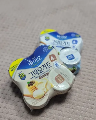 매일바이오 그릭요거트 오리지널 플레인 4개, 로스터리 커피믹스 4개 — 4점을 준 리뷰어가 2021년 12월 올린 사용 사진