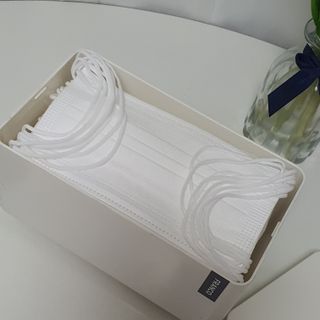 창신리빙 [프랑코 스마트 마스크·물티슈 보관함 오픈캡형] 똑똑한 정리 수납 — 5점을 준 리뷰어가 2021년 8월 올린 사용 사진