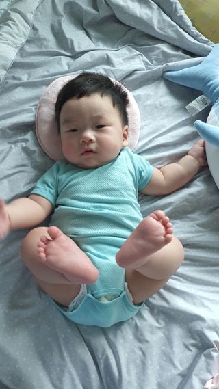 이브자리 더베이직 스케치북퍼프 짱구베개 유아베개 — 5점을 준 리뷰어가 2021년 7월 올린 사용 사진