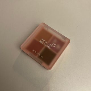 [블랙루즈] 크리스탈 하트 락 섀도우 4종 중 택1 — 5점을 준 리뷰어가 2021년 1월 올린 사용 사진