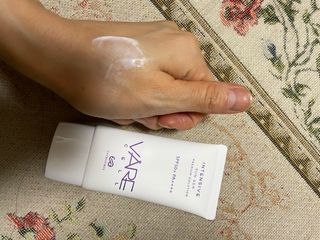 바르셀 톤업 무기자차 자외선차단제 순한 선크림 인텐시브 선 젠 50ml — 5점을 준 리뷰어가 2021년 11월 올린 사용 사진