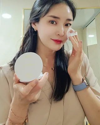 위뜨 글로시 레이어 쿠션 — 5점을 준 리뷰어가 2022년 7월 올린 사용 사진