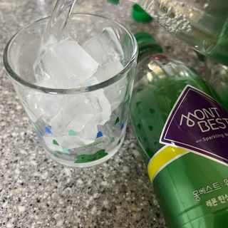 몽베스트 Montbest with Sparkling water Lemon OR Lime 20병(랜덤) — 4.5점을 준 리뷰어가 2022년 7월 올린 사용 사진