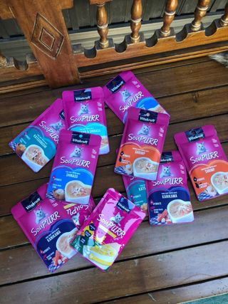 비타크래프트 고양이 수프 50g 3가지맛 x4팩씩 총 12팩 — 5점을 준 리뷰어가 2021년 8월 올린 사용 사진