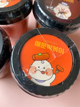 유비쿡 컵떡볶이 매운컵떡볶이2개/ 짜장컵떡볶이 2개  총 4개세트 — 5점을 준 리뷰어가 2021년 4월 올린 사용 사진