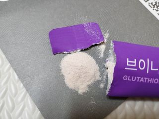 브이나인 글루타치온 비타민C 콜라겐 세라마이드 14포 1BOX — 4점을 준 리뷰어가 2022년 8월 올린 사용 사진