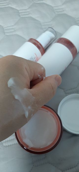 아이앤립 / EYENLIP 아이앤립 연어오일 리바이탈라이징 토너+앰플+크림 3종 세트 — 5점을 준 리뷰어가 2021년 6월 올린 사용 사진
