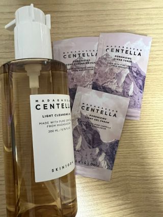 스킨1004 [SKIN1004] 마다가스카르 센텔라 라이트 클렌징 오일 200ml — 4.5점을 준 리뷰어가 2024년 8월 올린 사용 사진