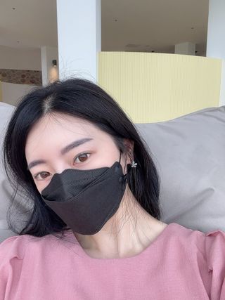 에버그린 순면 끈조절 KF80 마스크 - 화이트/블랙 컬러 대형 - 10매 — 5점을 준 리뷰어가 2021년 7월 올린 사용 사진