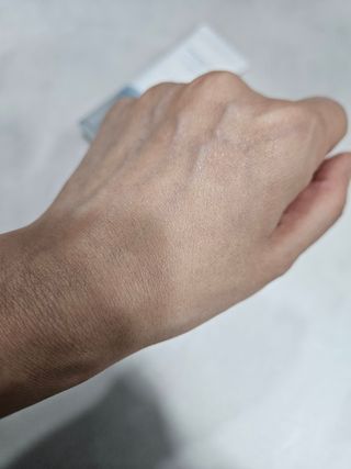 [스킨1004] 마다가스카르 센텔라 히알루-시카 워터핏 선세럼 50ml — 5점을 준 리뷰어가 2024년 5월 올린 사용 사진