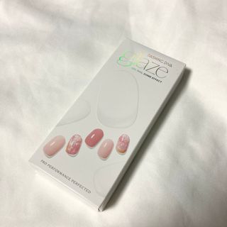 데싱디바 글레이즈 젤네일 포일 이펙트 네일_4종 중 택 1 — 5점을 준 리뷰어가 2021년 9월 올린 사용 사진