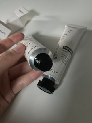 멈칫(MUMCHIT) 넥퍼퓸 NECKPERFUME 2가지 향 — 5점을 준 리뷰어가 2021년 11월 올린 사용 사진