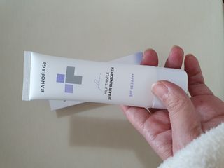 바노바기 코스메틱 바노바기 밀크씨슬 리페어 시카 선스크린 플러스 50ml — 5점을 준 리뷰어가 2023년 3월 올린 사용 사진