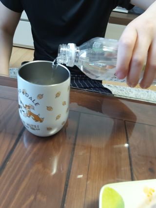 아쿠아스 플레이버워터 [아쿠아스] 제로칼로리 플레이버워터 복숭아/청포도 1BOX 20개입 — 5점을 준 리뷰어가 2021년 4월 올린 사용 사진
