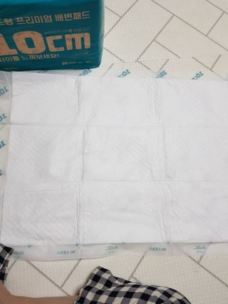 아베크 펫 와이드 프리미엄 대형 애견 강아지 배변 패드 30매 1팩 80g — 5점을 준 리뷰어가 2021년 7월 올린 사용 사진