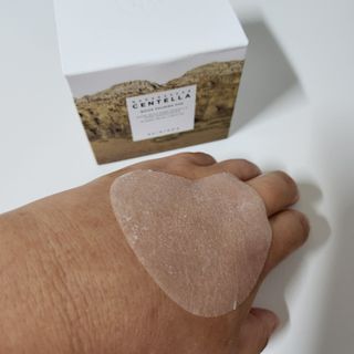 스킨1004 [SKIN1004] 마다가스카르 센텔라 퀵 카밍 패드 70매 130ml — 5점을 준 리뷰어가 2024년 9월 올린 사용 사진