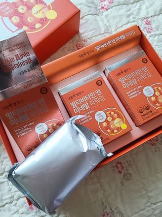 서울약사신협_내몸애발란스멀티비타민앤미네랄파워업_800mg x 90정 — 5점을 준 리뷰어가 2021년 5월 올린 사용 사진
