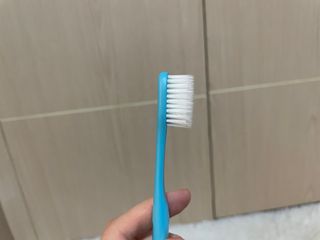펙트럼 안티박 프리미엄 칫솔 8개입 — 5점을 준 리뷰어가 2023년 12월 올린 사용 사진