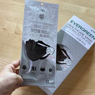 에버그린 순면 끈조절 KF80 마스크 - 화이트/블랙 컬러 대형 - 10매 — 5점을 준 리뷰어가 2021년 7월 올린 사용 사진