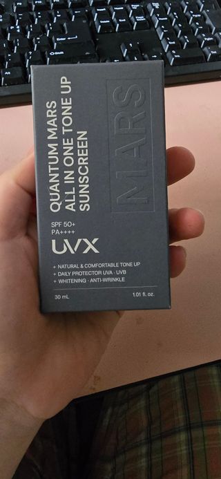 UVX 퀀텀 마스 올인원 톤업 선스크린 — 5점을 준 리뷰어가 2024년 3월 올린 사용 사진