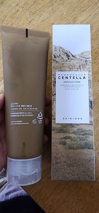 스킨1004 [SKIN1004] 마다가스카르 센텔라 앰플 폼 125ml — 5점을 준 리뷰어가 2024년 8월 올린 사용 사진