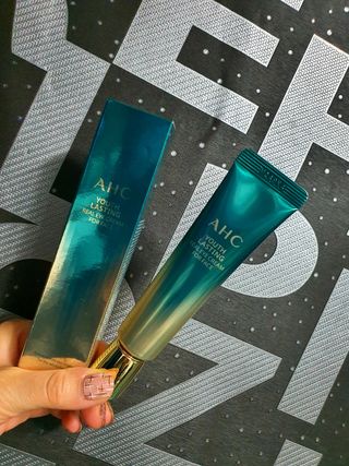 [NEW 탄력유턴 아이크림] AHC 유스 래스팅 리얼 아이크림 포 페이스 — 5점을 준 리뷰어가 2021년 3월 올린 사용 사진