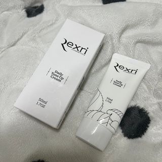 렉스리 데일리 톤업 크림 Rexri Daily Tone Up Cream — 4.5점을 준 리뷰어가 2022년 10월 올린 사용 사진