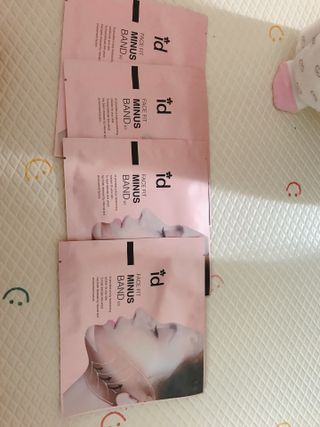 아이디플라코스메틱 아이디 페이스핏 마이너스 밴드 v2 — 5점을 준 리뷰어가 2021년 10월 올린 사용 사진