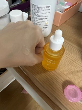 체르엠 스템앤셀 비타민 브라이트닝 에센스 30ml 1개 — 5점을 준 리뷰어가 2022년 3월 올린 사용 사진
